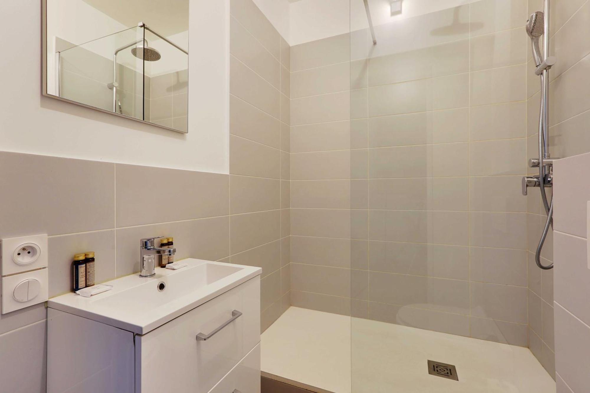 Spacious Apartment - 4Br-10P Montmartre Paris Bagian luar foto